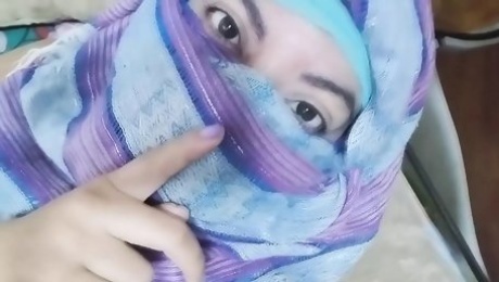 Real HOT Arab Mom In Hijab Masturbates Her Squirting Muslim Pussy LOADS OnHARD GUSHY ORSQUIRT