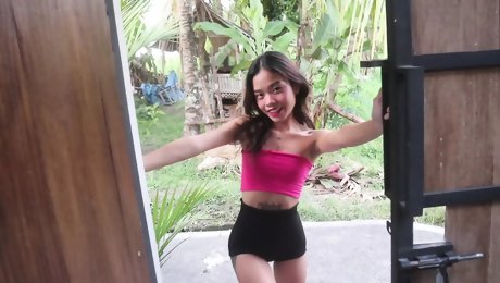 Squirt and Riding in Indonesian Villa