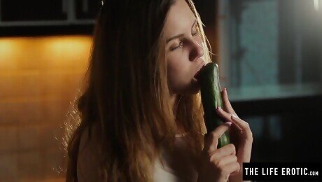 Video  TLE - vegetable anal movie
